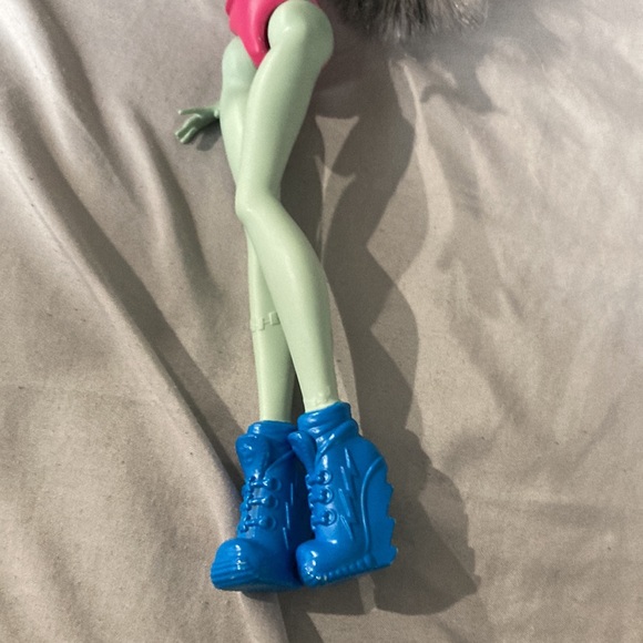Monster High Basic Frankie Stein Monster High Basic Frankie Stein - Picture 2 of 2